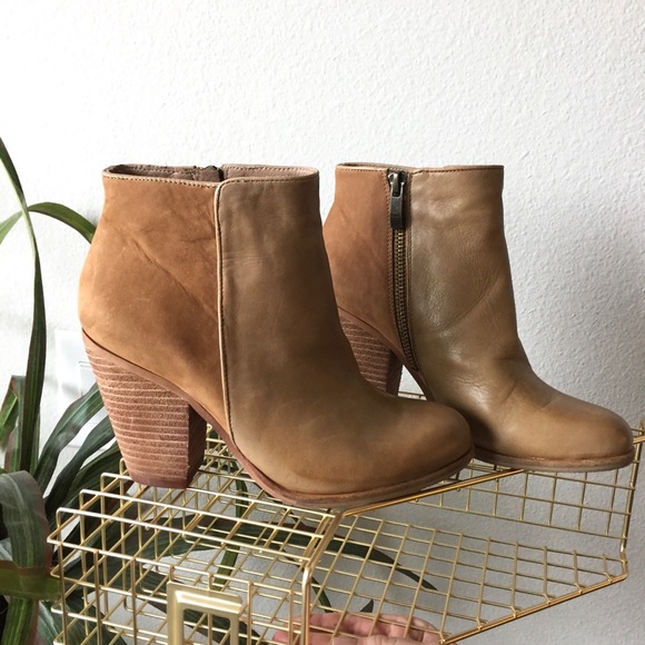Vince Camuto Shoes - VINCE CAMUTO // Heeled Ankle Booties